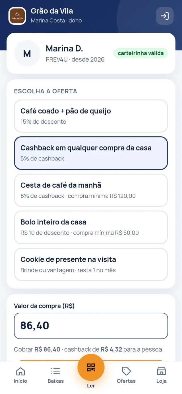 Lojista lendo o QR